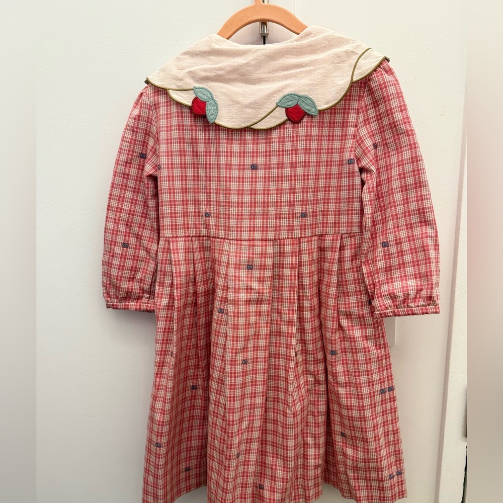 New dress Never worn , pink, long sleeves, size 6